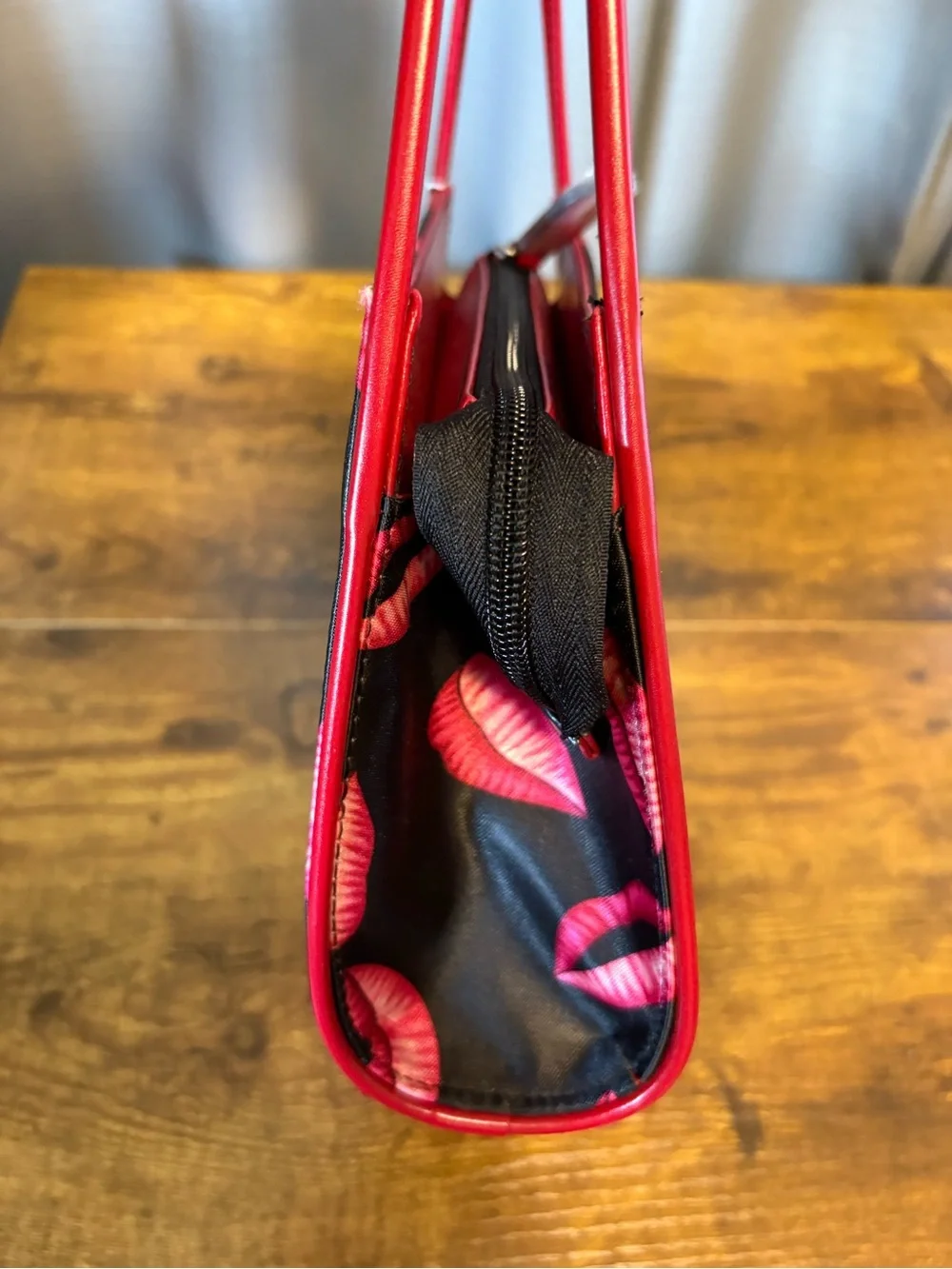 Y2K Adorable Red/Pink Kisses Shoulder Bag Black with Red Trim NEW!